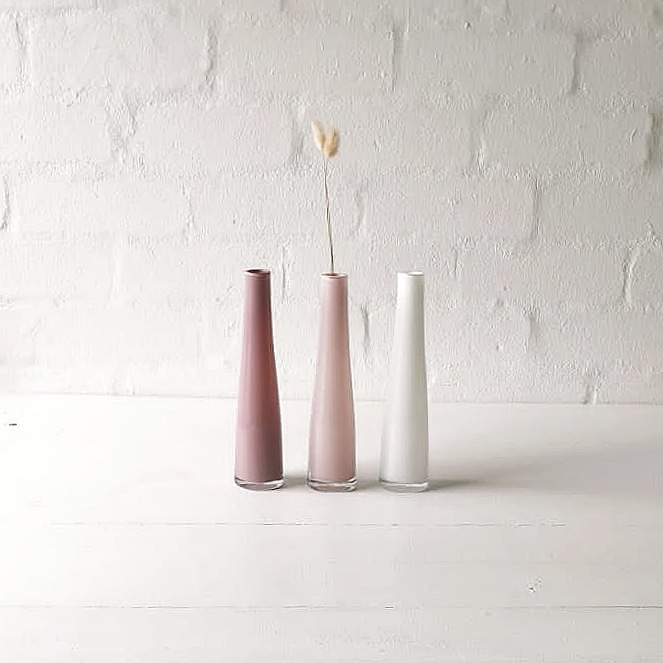 Cylinder budvase selection